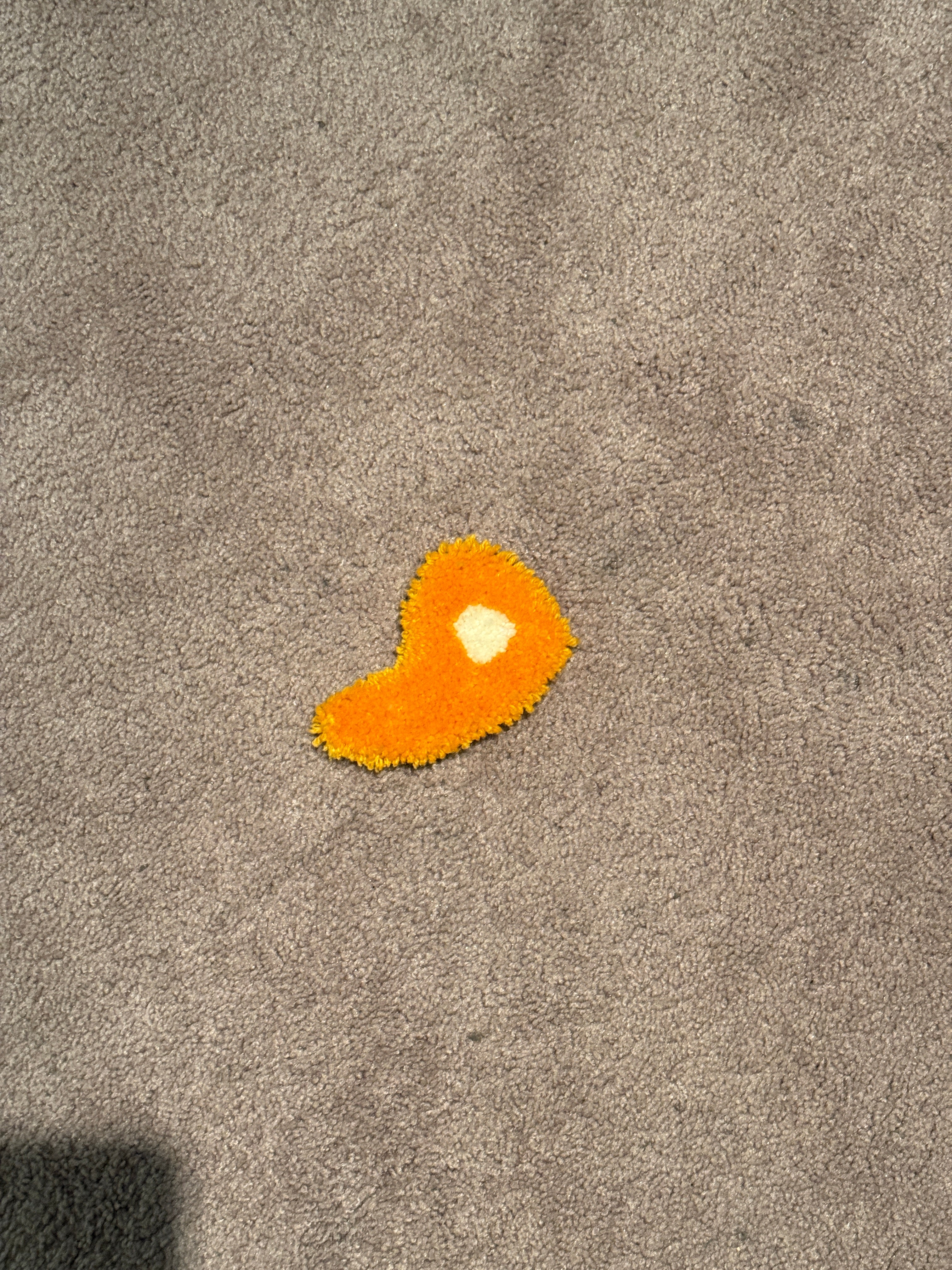 Magatama Rug yellow “egg”
